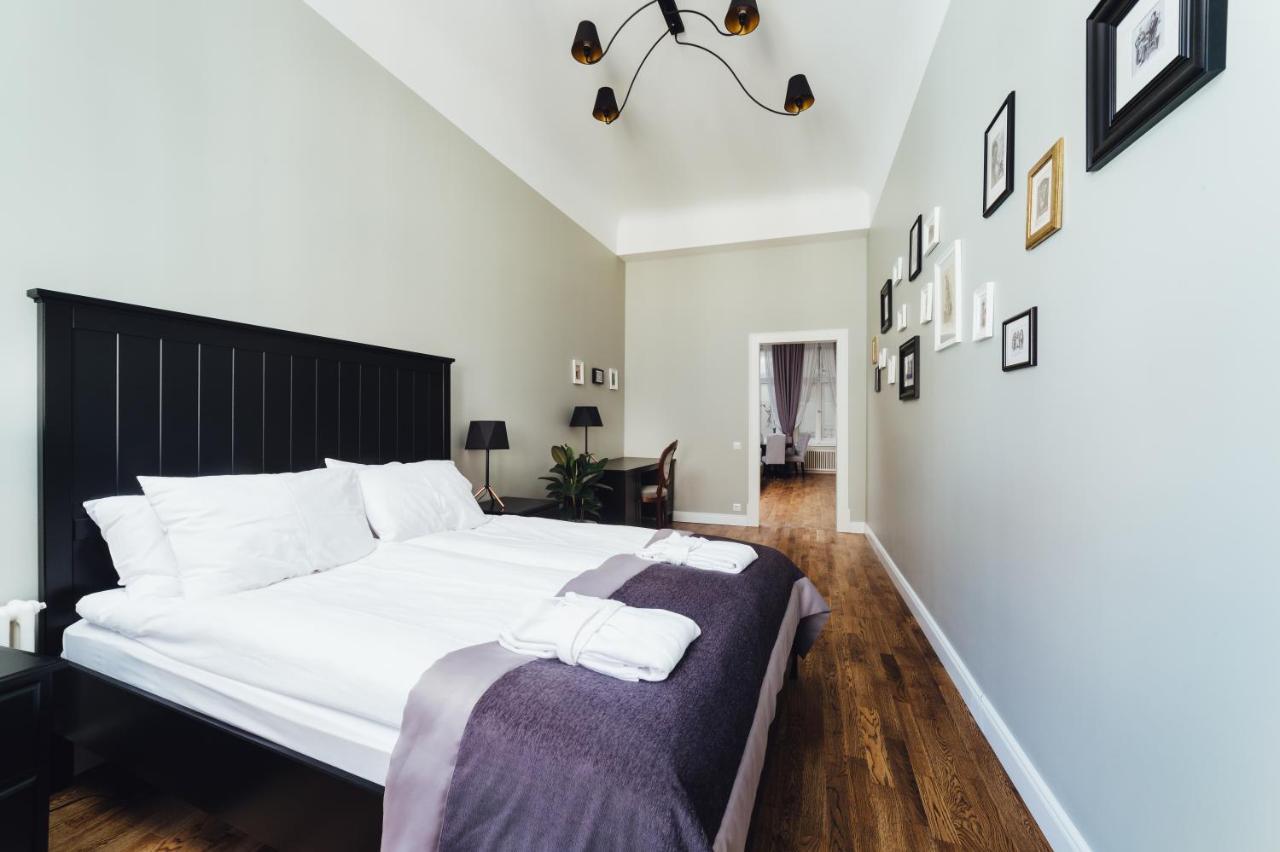 Sherlock Apartments Riga Luaran gambar